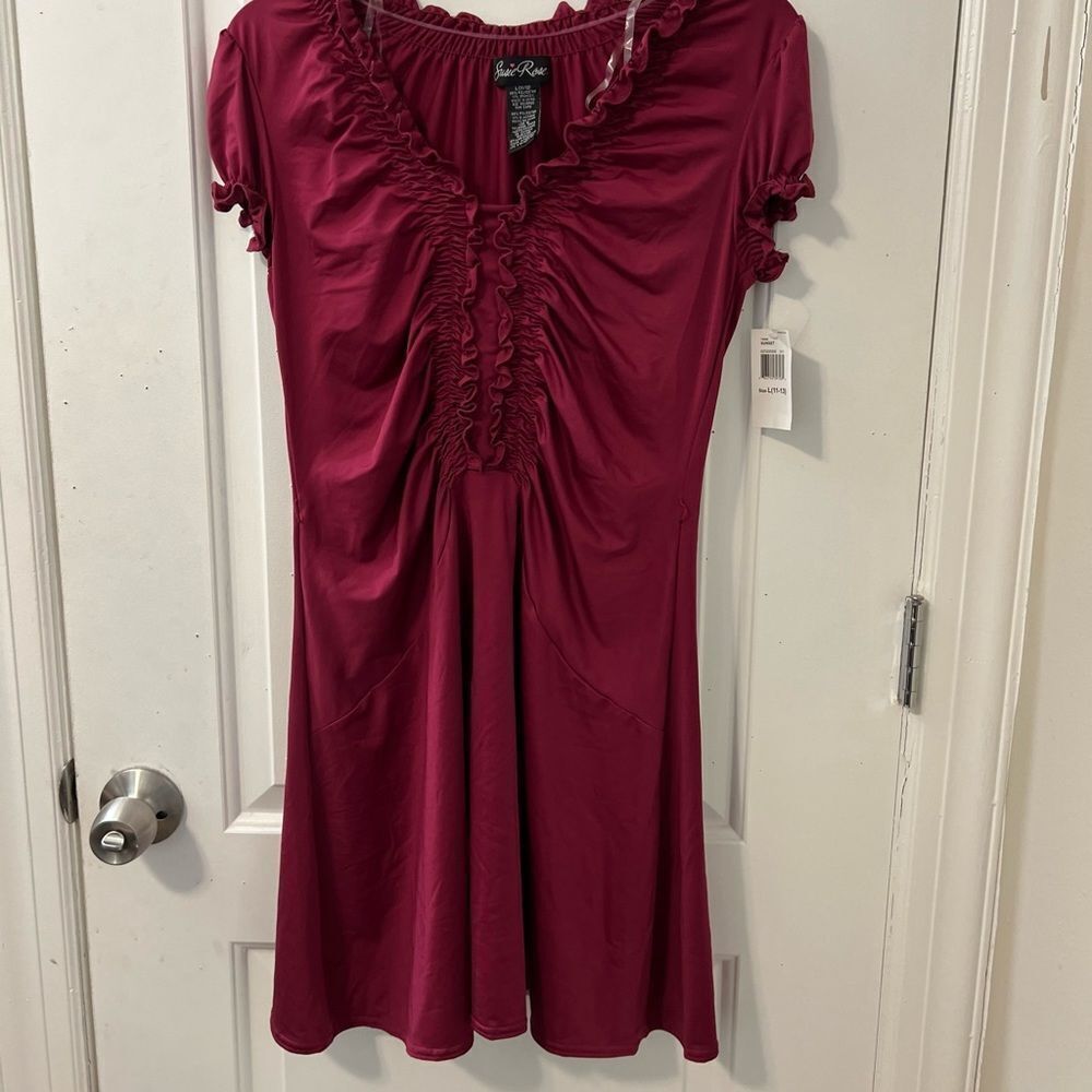 Susie Rose burgundy dress size large